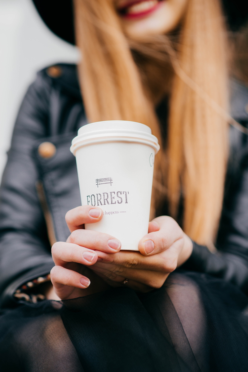 5K, focus on foreground, caucasian Ethnicity, one Person, nail, one woman only, coffee, only women, one young woman only, food and drink, young Adult