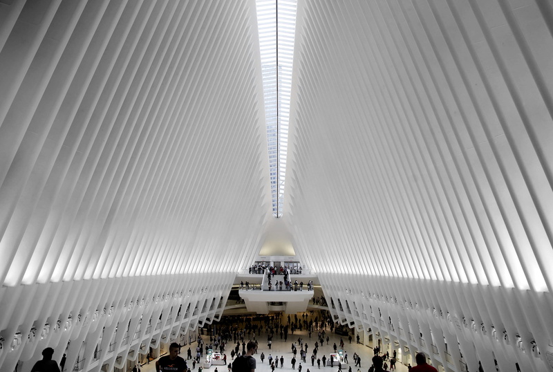 tourism, real people, travel destinations, ceiling, siteseeing, travel, new york, men, transportation, leisure activity, architecture, crowd, 2K, day