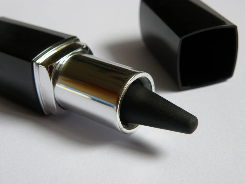 writing instrument, alloy, still life, black color, steel, pen, office, office supply, shading, cosmetics, studio shot, reflection, close-up, eye-liner