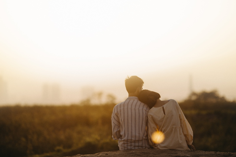 light, girl, romance, affection, couple - relationship, positive emotion, evening, rear view, heterosexual couple, leaning, young men, near, sunset, people
