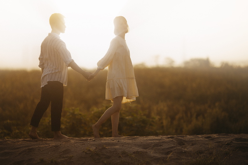 photoshoot, emotion, barefoot, men, holding hands, land, 5K, togetherness, happiness, girl, sunset, pose, heterosexual couple, adult, romance, nature