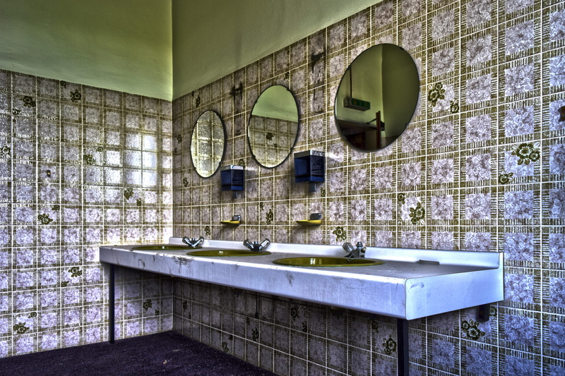 5K, sink, dilapidated, faucet, building, absence, basin, broken, dirty, forget, ailing, bad, pforphoto, architecture, flooring, uninhabited, bathroom