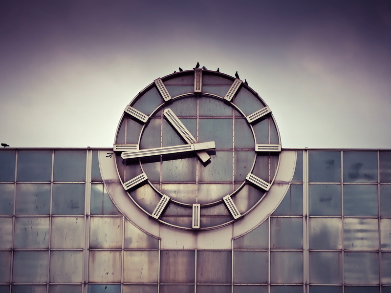 minute hand, building, outdoors, retro, built structure, building exterior, geometric shape, 4K, hours, circle, time, clock, classic, exhaust fan, round