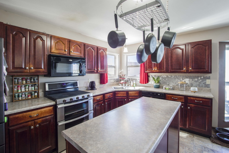 island, furniture, kitchen, table, drawers, counter, kitchen counter, modern, home appliance, oven, exhaust fan, domestic room, no people, cabinet, stove