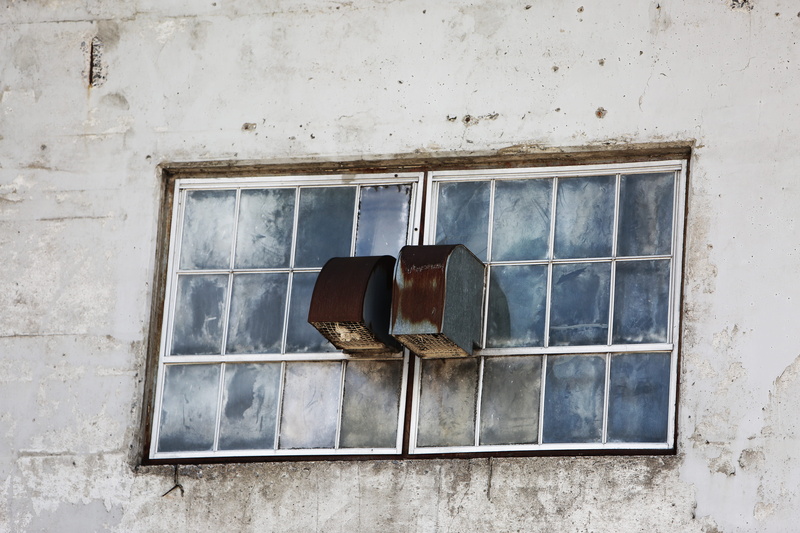 wall - building feature, no people, window, day, built structure, deterioration, ventilation, vents, glass - material, obsolete, run-down, building exterior