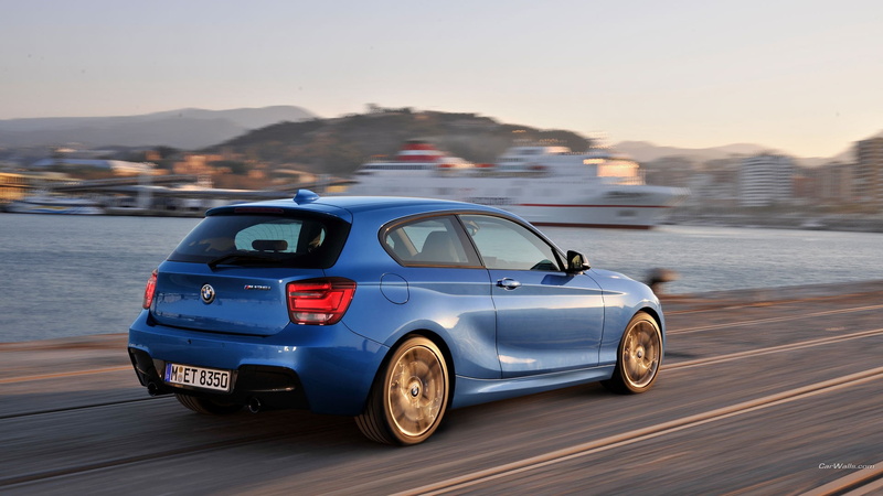 clear sky, focus on foreground, speed, luxury, 1080P, BMW 1M, water, road trip, sky, car, mode of transportation, transportation, sunset, motion, blue cars