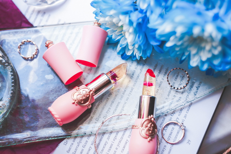 decor, close-up, red, luxury, clutch, beauty Product, beside, jewelry, lipstick, flat lay, collection, romance, wedding, backgrounds, jewellery, mother