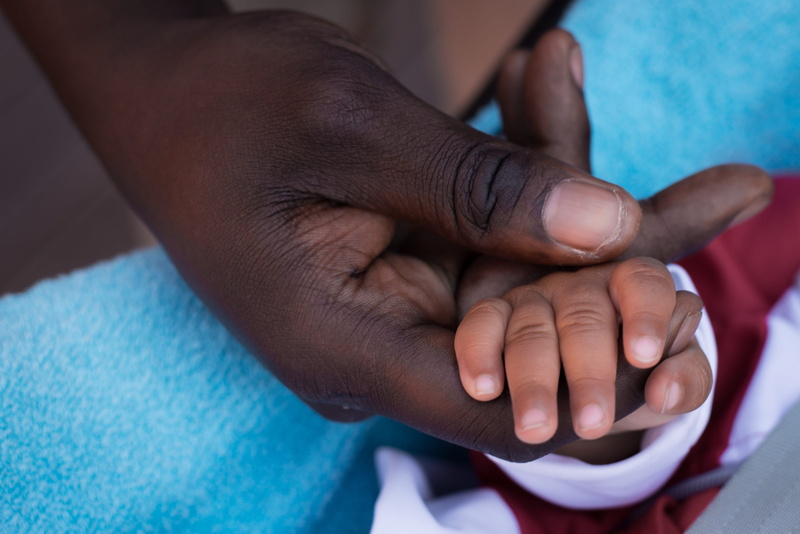 focus on foreground, day, child, the hand, family, s, adult, childhood, close-up, human finger, holding, dad, real people, 4K, photo, body part, father
