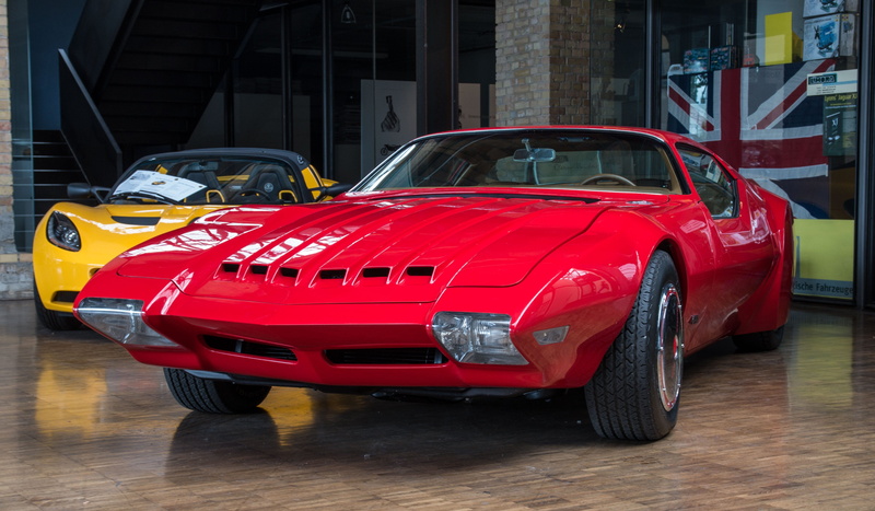 vehicle, vintage car, transportation, concept, street, land vehicle, auto, drive, car, retail, indoors, in a row, automotive, pontiac, sports car, 4K