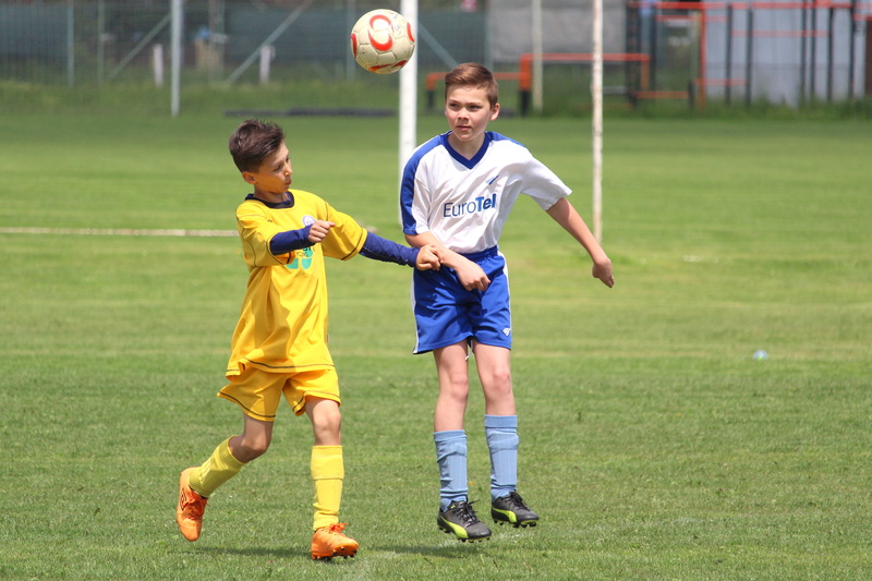 4K, grass, the header, two people, football, playing, younger pupils, real people, výskok, fk rajec, clash of the, togetherness, outdoors, the pupil, soccer