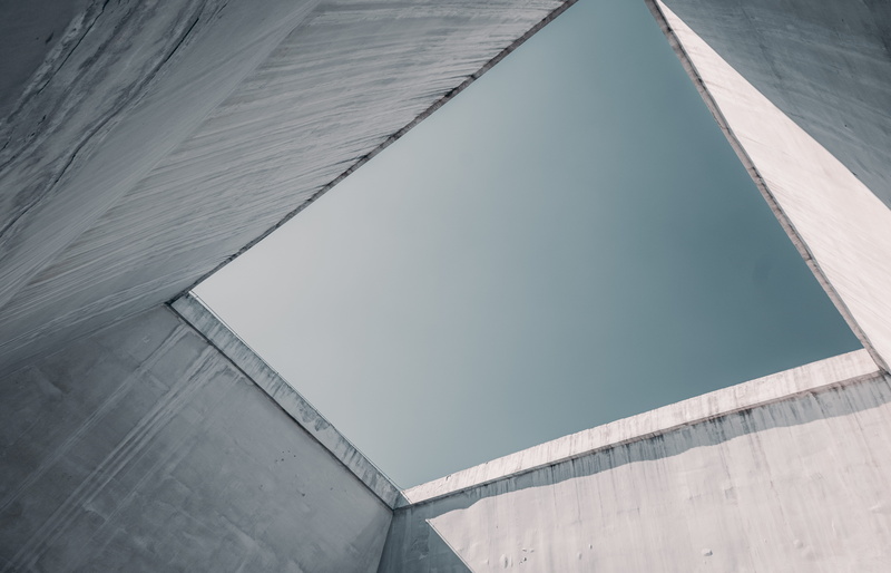 pool, photography, built structure, 5K, copy space, outdoors, white, architecture, column, triangle, pillar, sunlight, triangle shape, no people, grey