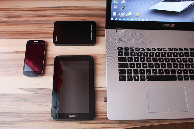 connection, portability, table, 4K, directly above, monitor, t, portable, display, tablet, smartphone, business, laptop, wireless technology, furniture