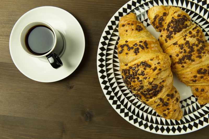 sweet food, ready-to-eat, shot, mug, food/Drink, coffee, baked, coffee - Drink, pastry, 5K, croissants, crockery, freshness, indoors, table, still life