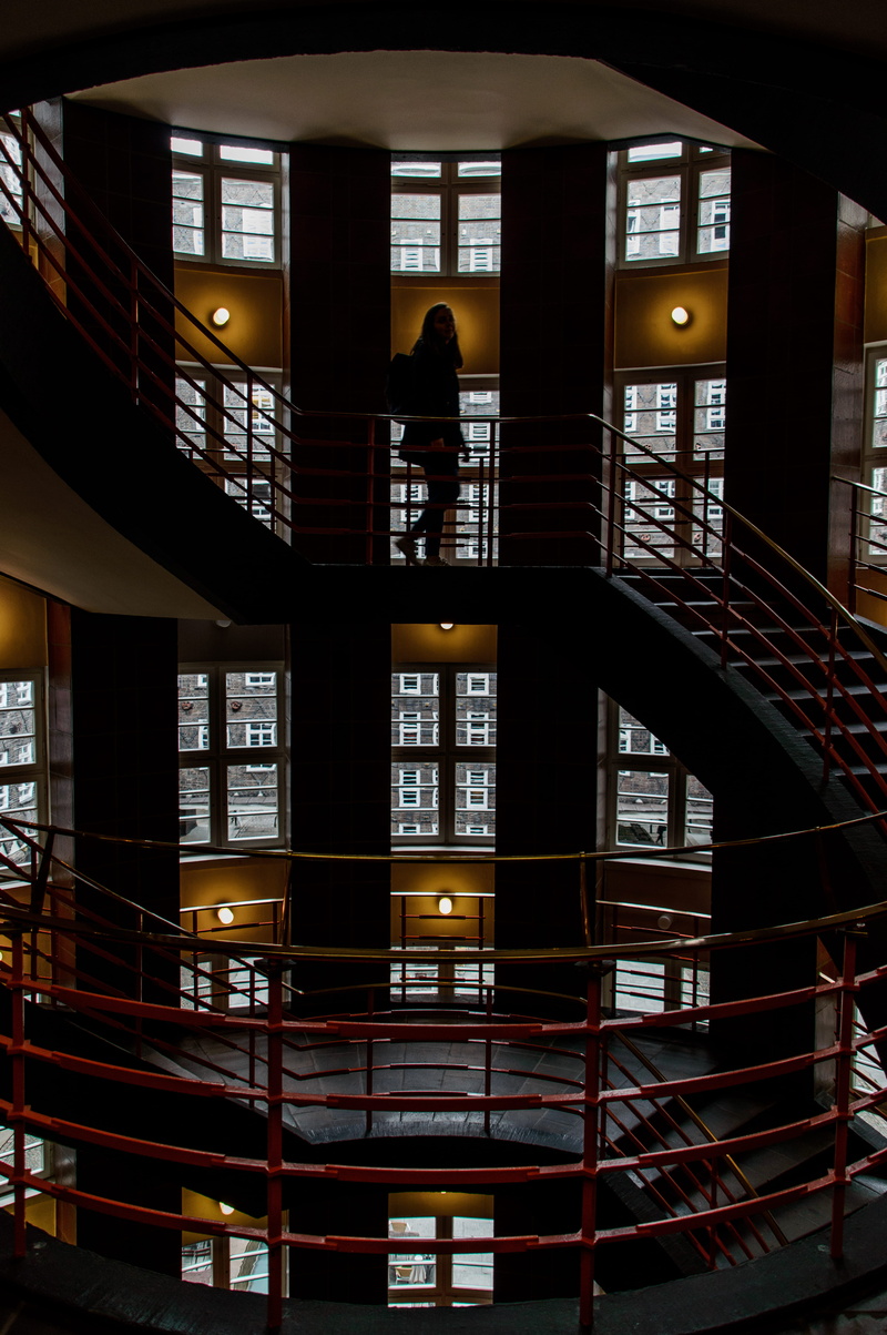 men, 5K, nikon, lighting, illuminated, staircase, hamburg, window, urban, leisure activity, amateur, rail, brown, built structure, shadow, modern, city