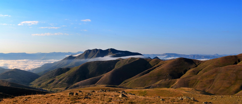 beauty in nature, mountain, semi-arid, scenics, no people, blue, beautiful, tranquility, 5K, cloud - sky, seven lakes, climate, sky, non-urban scene, turkey
