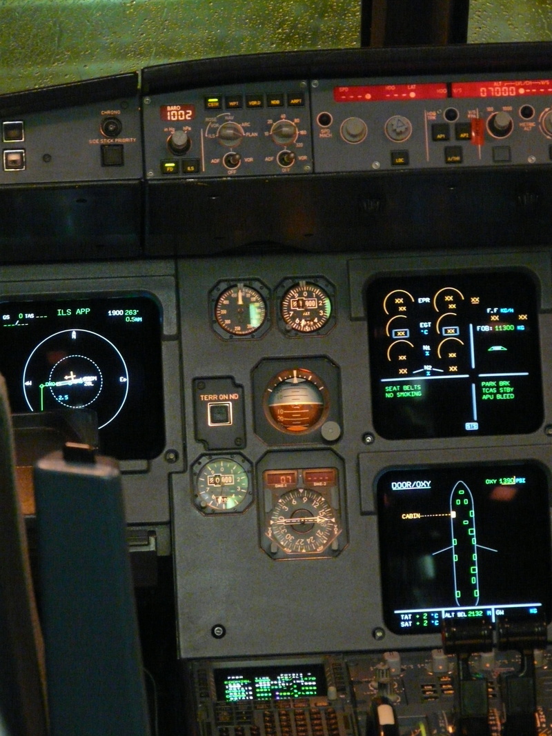 display, communication, Devices, thrust lever, indoors, no people, 2K, flyer, aerospace industry, push button, travel, direction, interior, illuminated