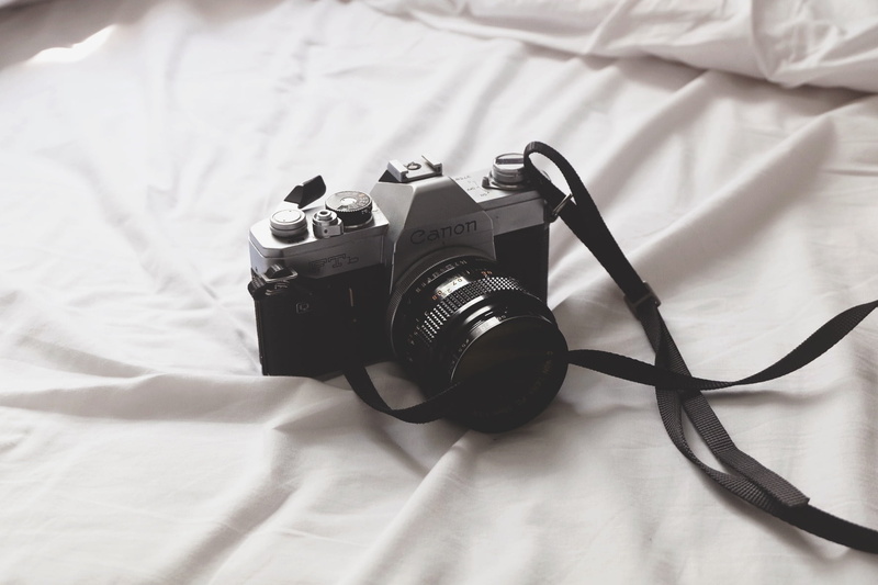 close-up, furniture, bed, canon, no people, dslr, photography themes, camera - photographic equipment, connection, focus on foreground, technology, still life