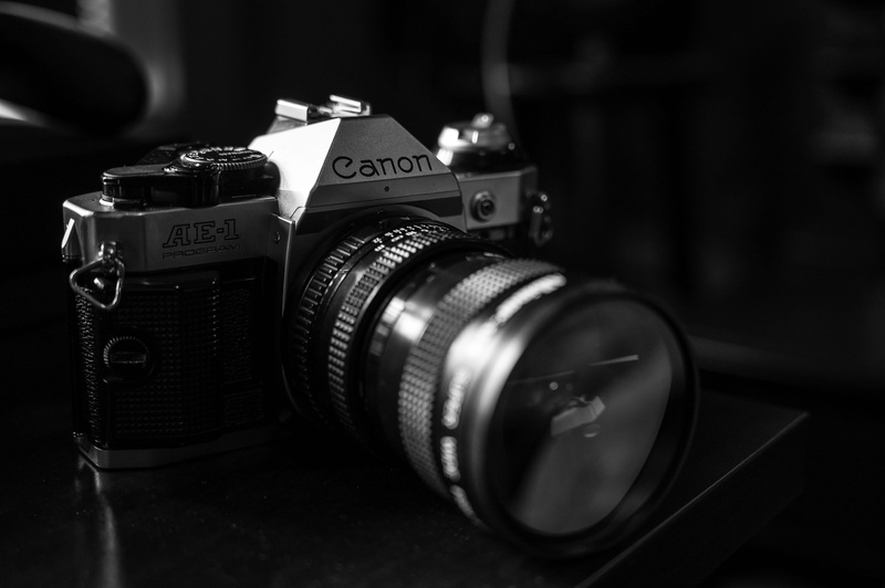 selective focus, blur, zoom lens, number, camera lens, close-up, modern, focus, photographing, indoors, lens, digital camera, still life, ae, technology