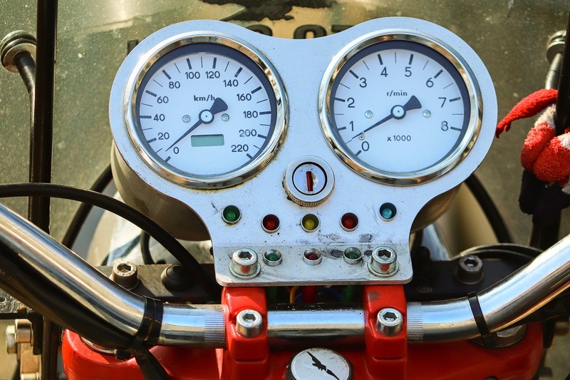 gauge, day, no people, technology, machinery, wheel, motorcycle, details, operating elements, land vehicle, tachometer, silver, control panel, dashboard