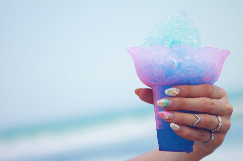 hand, one Person, women, cold temperature, ice Cream, temptation, summer, dairy product, close-up, human body part, frozen food, ice cream cone, blue, body part