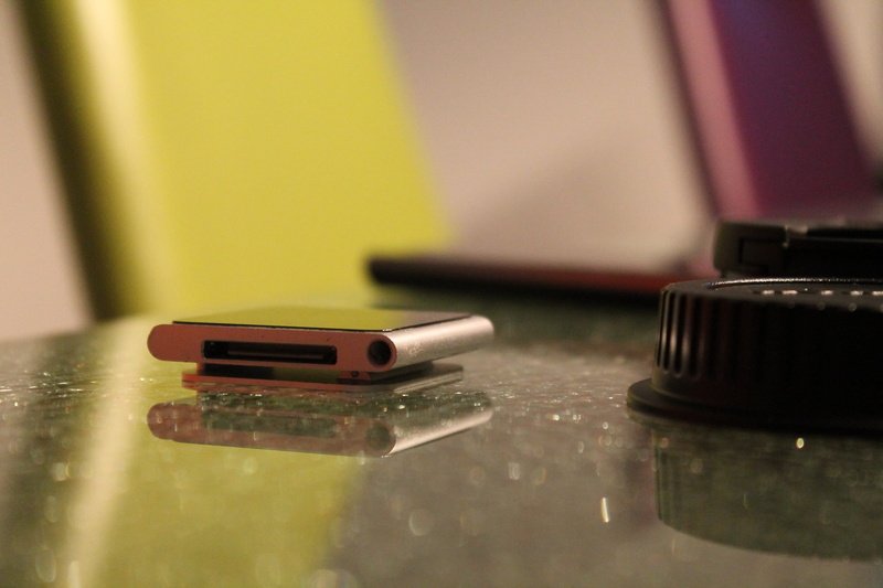 audio, wireless technology, equipment, communication, selective focus, electronics, office, 4K, social issues, indoors, arts culture and entertainment