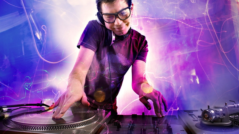 1080P, record, enjoyment, radio dj, audio equipment, clubbing, presenter, nightclub, night, adult, event, club dj, occupation, eyeglasses, hip hop, performance