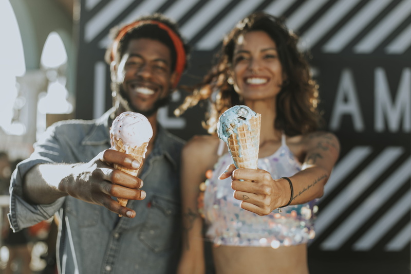 people, wear, leisure, woman, cone, couple, ice, facial expression, togetherness, enjoying, sweet food, sweet, dairy product, joyful, enjoyment, cute, casual