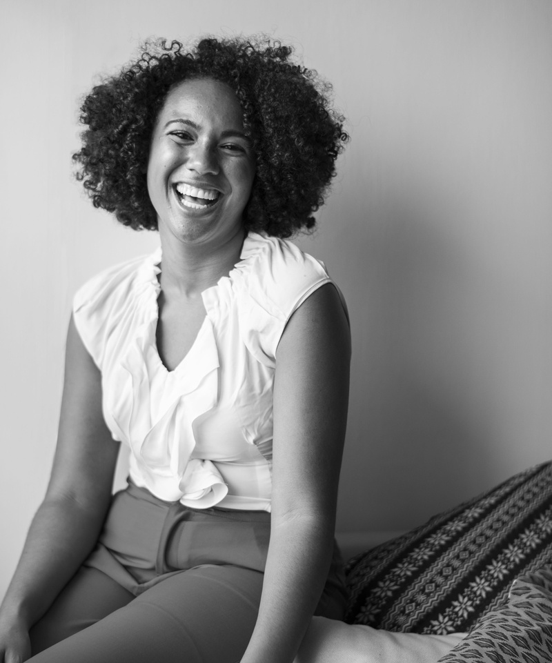 laughing, smiling, teeth, amused, beautiful woman, joy, emotional, joking, lady, curvy, hairstyle, bw, joyful, enjoyment, mature, sitting, trendy, happiness