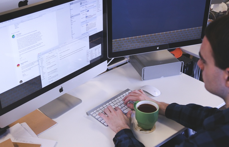 wireless technology, occupation, young, student, using computer, office, business person, keyboard, cup, strategy, internet, 2K, person, multimedia, computer monitor