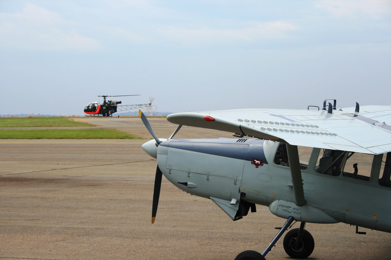 nature, airplanes, tarmac, sky, airfield, cloud - sky, helicopter, airplane, 4K, aircraft, private airplane, travel, flying activities, mode of transportation