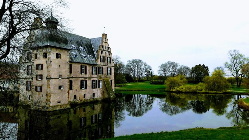 no people, 4K, lake, tree, water, residential district, house, cloudy, building exterior, clear sky, bodelschwingh, building, waterfront, castle, nordrhein-westfalen