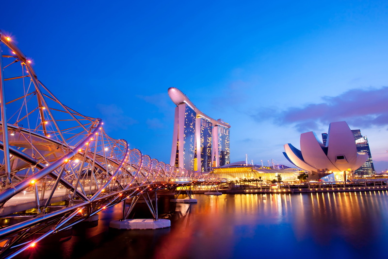 skyscraper, illuminated, Singapore, building exterior, palm trees, bridge, building, 2K, no people, connection, built structure, waterfront, transportation