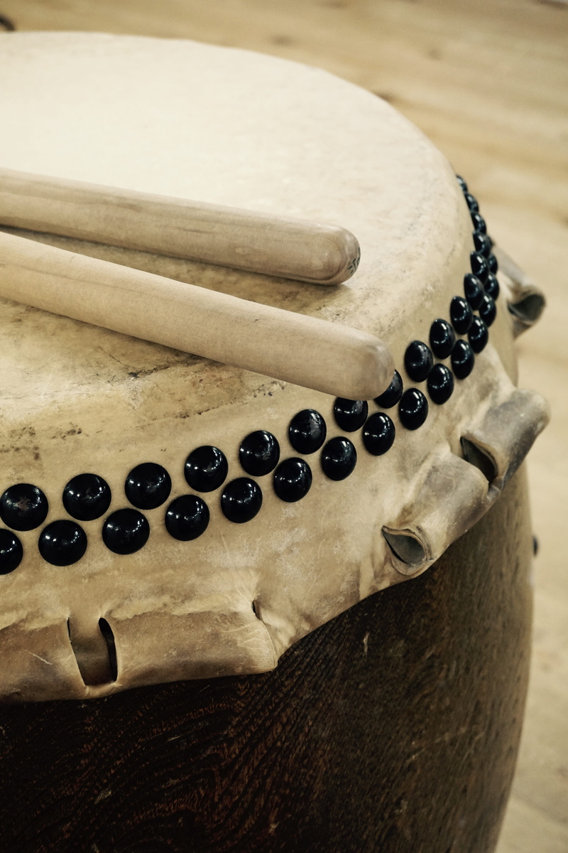 kyoto, cork - stopper, single object, detail, old, musical instrument, bead, close-up, no people, drum, 5K, japanese, table, closeup, high angle view
