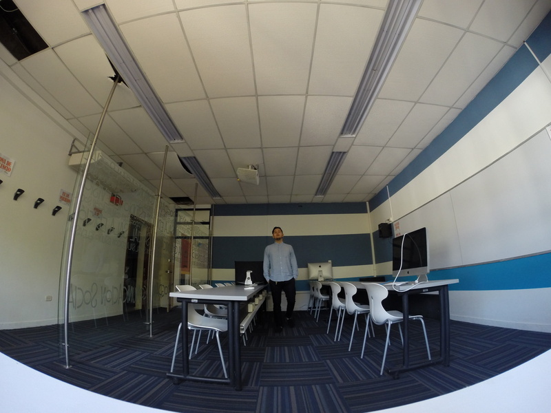 teacher, sitting, real people, class, full length, day, men, laboratorio, young adult, architecture, mac, business, casual clothing, university, computer