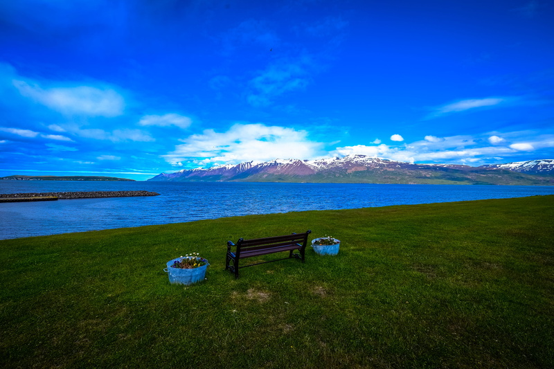 nature, non-urban scene, blue, sky, field, scenics - nature, cloud - sky, no people, 4K, lawn, tranquility, park bench, green, azure sky, mountain range