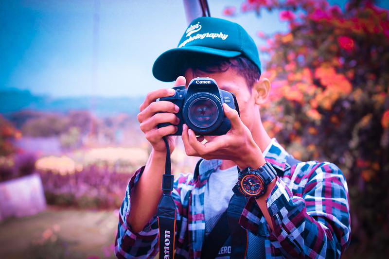 casual clothing, canon, man, activity, camera, photography themes, capture, male, photographing, photography, dslr, shallow, occupation, guy, brand, camera - photographic equipment