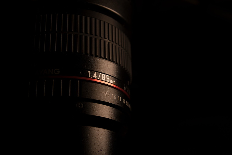 digital camera, indoors, black color, glass, beautiful, calm, product, technology, arts culture and entertainment, single object, copy space, optical, camera - photographic equipment