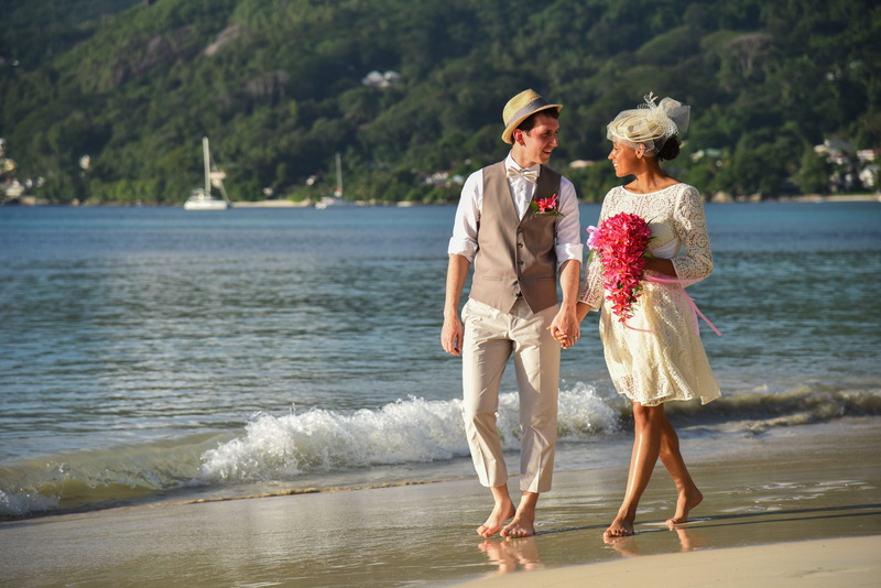 love, seychelles, young women, nature, land, beach, togetherness, wedding, mariage, flower, two people, barefoot wedding, sea, emotion, positive emotion