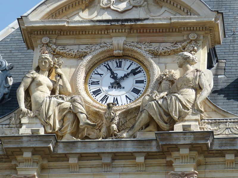 built structure, time, statue, travel destinations, human representation, low angle view, Architecture, art and craft, travel, craft, minute hand, Lyon