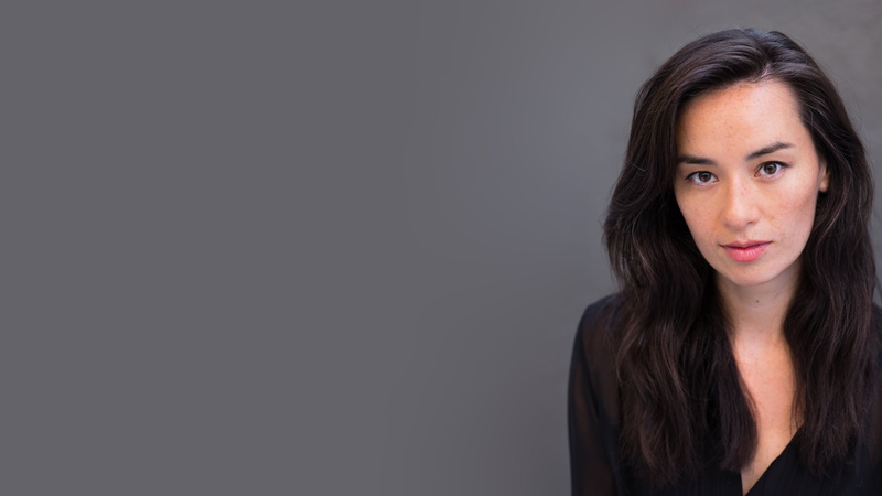 5K, closeup, actress, brunette, gray background, Cara Gee
