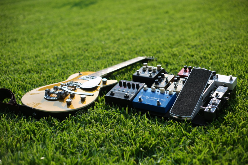 grain, sport, pedalboard, green color, selective focus, growth, outdoors, effect, red, high angle view, equipment, photography themes, outdoor, gray, no people
