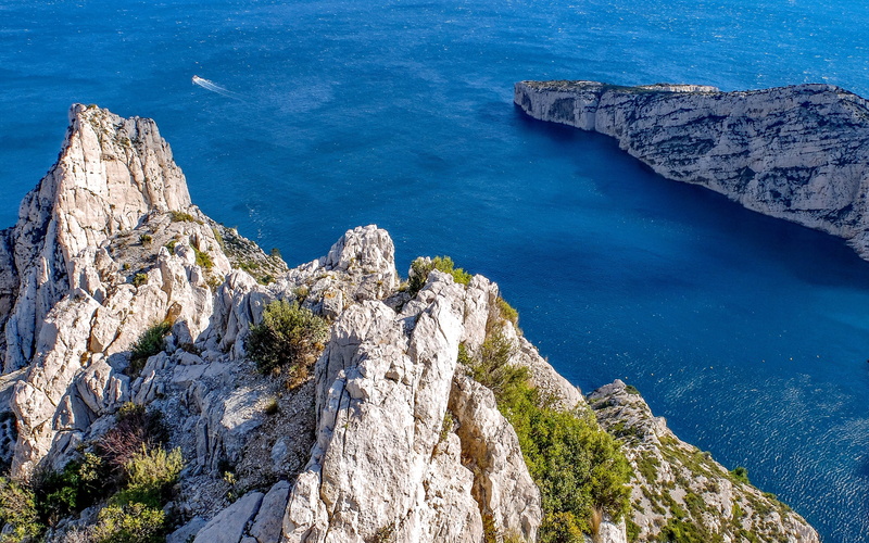 cliff, Download 3840x2400 Marseille, 4K, france backgrounds, marseille, sea