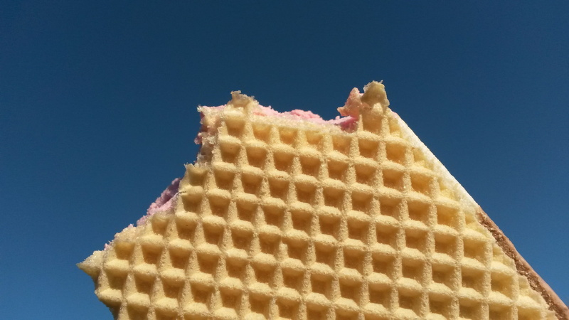 copy space, blue background, ice cream sandwich, sweet food, day, pattern, no people, close-up, sunlight, low angle view, clear sky, focus, food, wafer