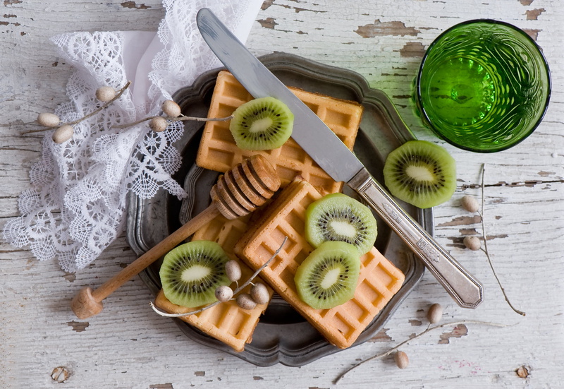 food and drink, dieting, homemade, kiwi - fruit, meal, choice, wood - Material, vegetarian Food, no people, wellbeing, food, viennese wafers, juice, dessert