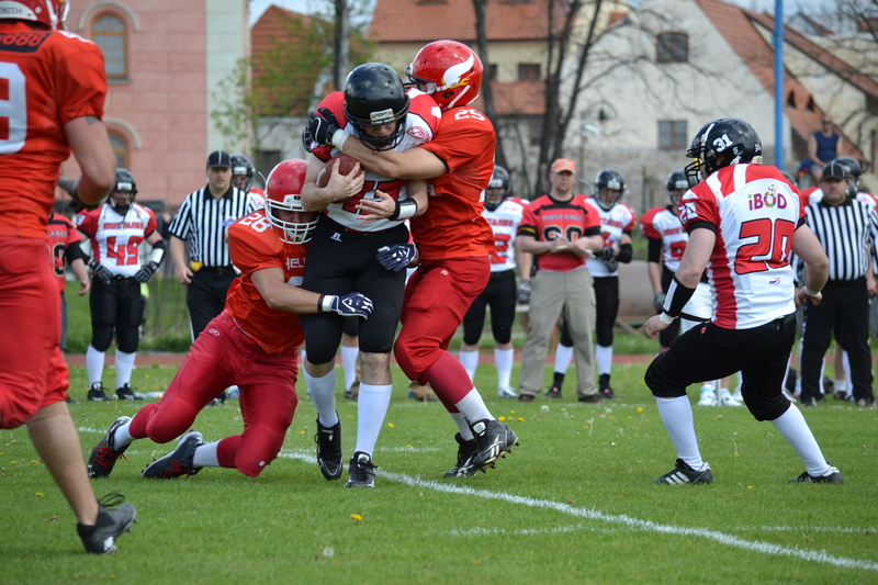 helmet, American Football, american, number, 4K, atheletes, football Player, uniform, full length, architecture, public domain, defending, clothing, photo