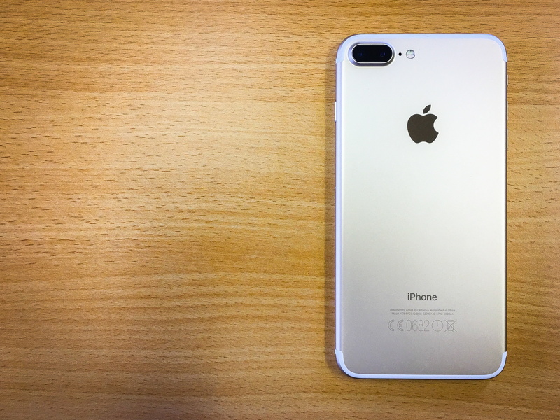 sign, iphone, brown, silver, surface, copy space, iphone 7 plus, metal, wireless technology, table, directly above, plus, connection, text, technology