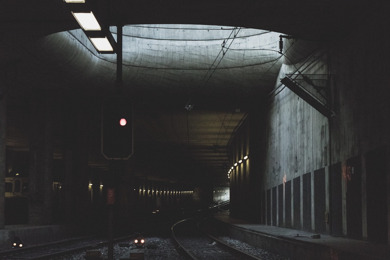light, direction, architectural, no people, lighting equipment, the way forward, subway, curve, concrete, dark, cable, gray, railway, built structure, urban