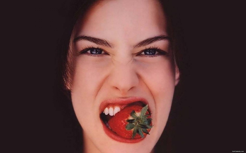 tyler, brunettes, actress, 1080P, liv, strawberries, women, faces