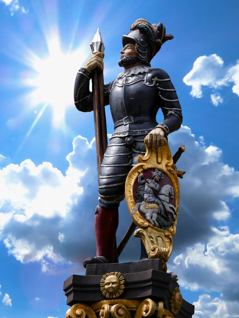 artwork, sunlight, art and craft, history, middle ages, monument, 4K, helm, statue, figure, day, low angle view, places of interest, knight, sculpture