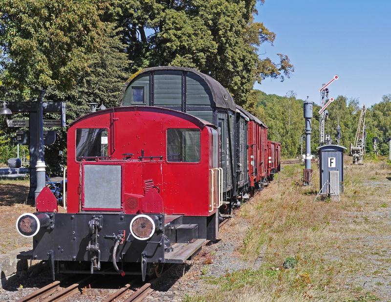 presentation, resin, streckenfernsprecher, caboose, railway museum, steam Train, public transportation, kleindiesellok, o-car, nature, mode of transportation